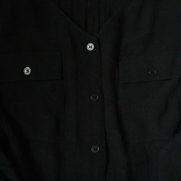 Collective concepts linen blouse w/ roll tab sleev - Picture 3 of 3